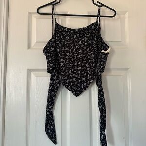 La Hearts Black and White Tie Front Crop Camisole